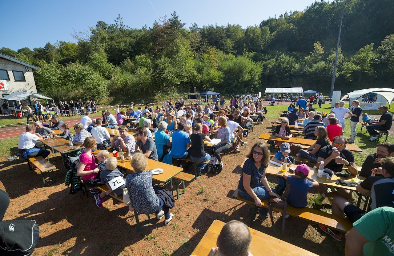 Bild vom 9. Benefizlauf im Jahr 2016. Dies ist das 127. Bild.